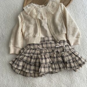 Ensemble avec Jupe, body et gilet